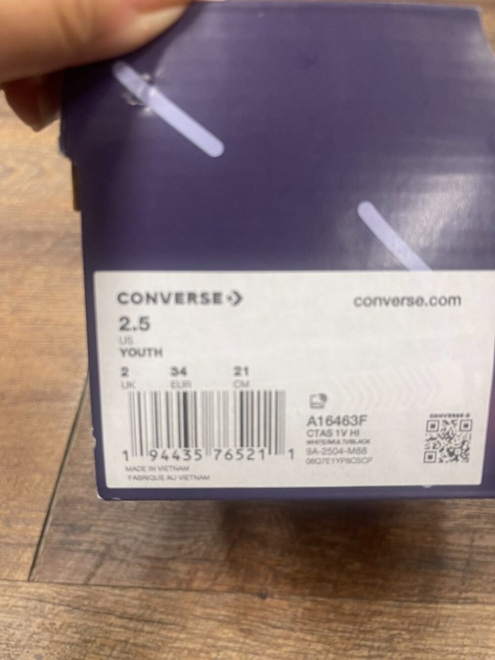 Converse Bluey Chuck Taylor High Tops Youth 2.5 NWT - Picture 8 of 8